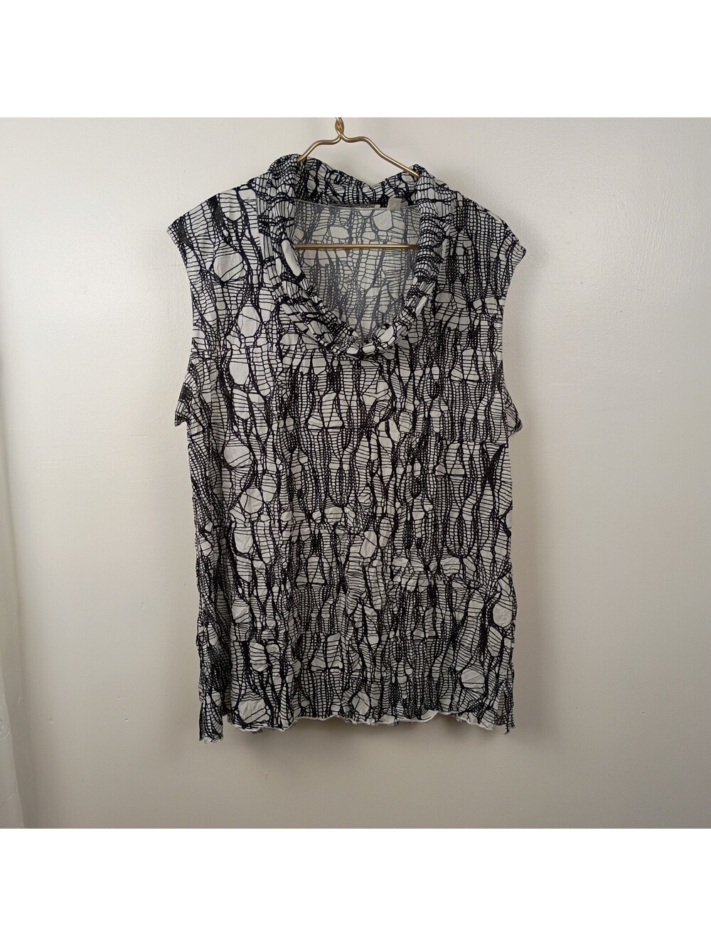SNO SKINS Black White Crinkle Texture Sleeveless Cowl Neck Top Shirt Women’s XL